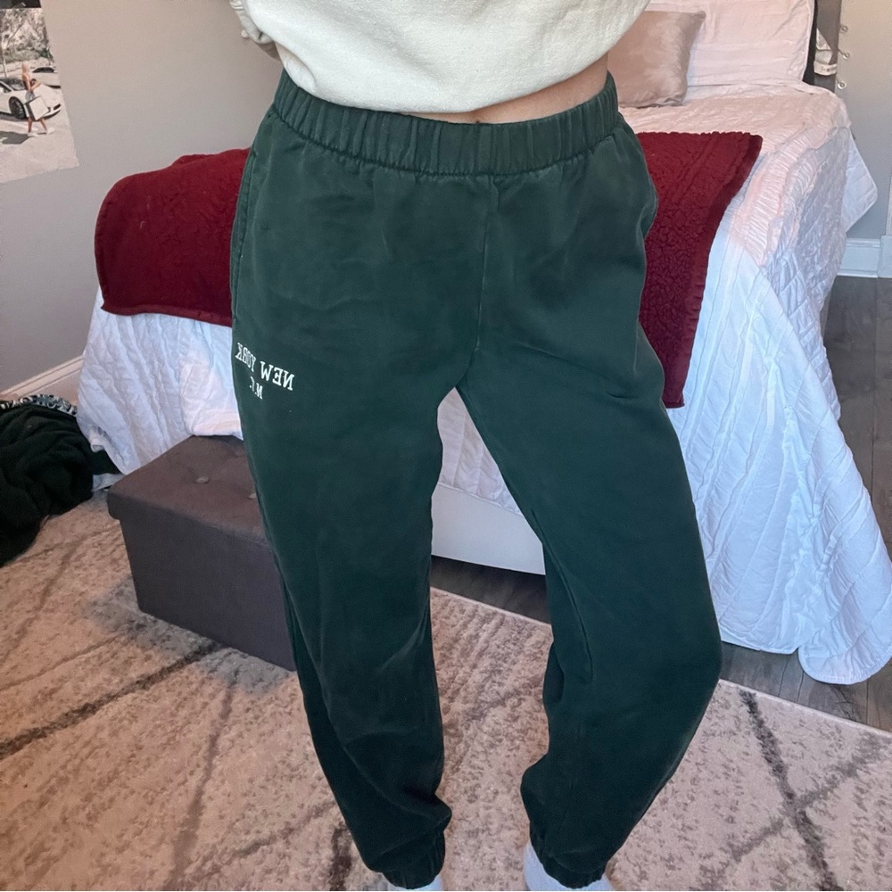 Cozy Green Sweatpants for Casual Wear